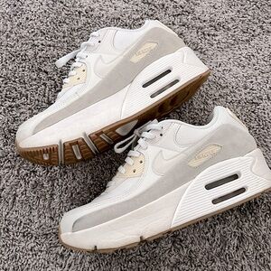 Womens Nike Air Max 90 LV8 Platform